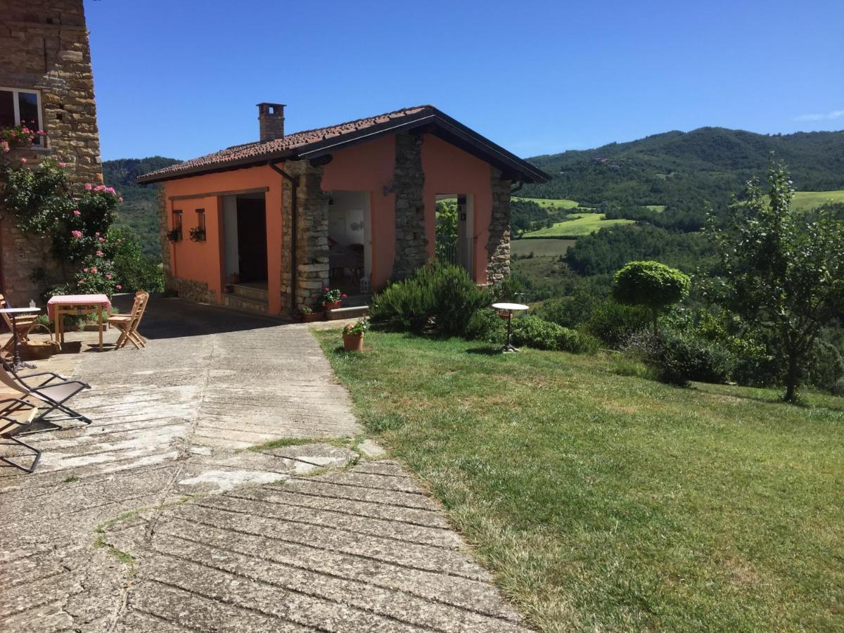 Nido d’amore nei colori Dernice Esterno foto